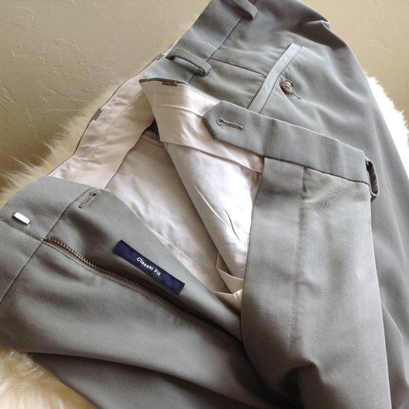 Roundtree & Yorke Classic Fit 48 x 32 Pleated Front, Cuffed Leg, Dress Pants - Picture 6 of 7